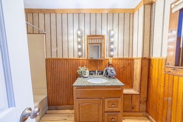 95 Cherry St, Middleboro, MA 02346