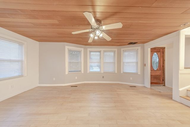 95 Cherry St, Middleboro, MA 02346