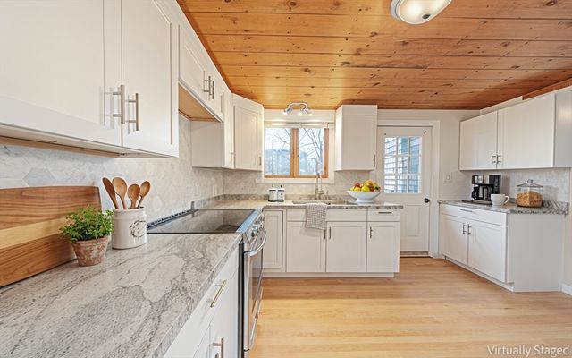 95 Cherry St, Middleboro, MA 02346