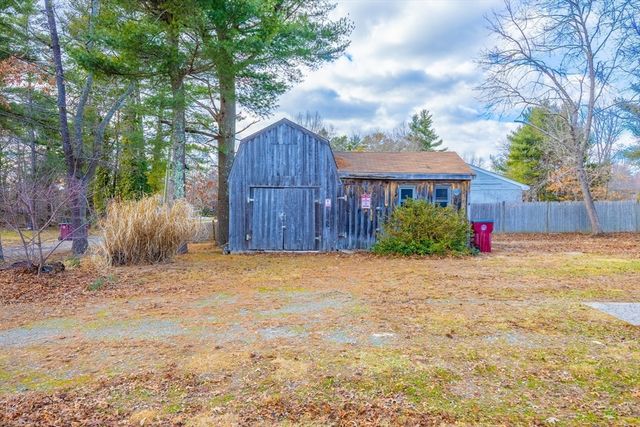 95 Cherry St, Middleboro, MA 02346