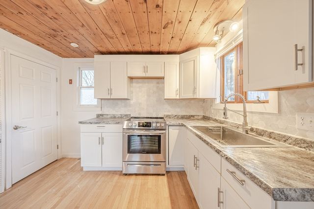 95 Cherry St, Middleboro, MA 02346