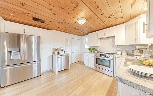 95 Cherry St, Middleboro, MA 02346