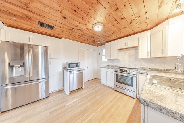 95 Cherry St, Middleboro, MA 02346