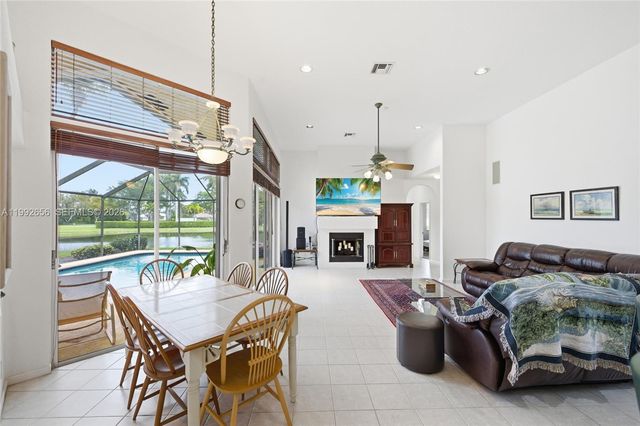 3038 Lakewood Dr, Weston, FL 33332