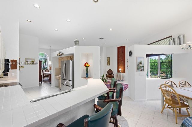 3038 Lakewood Dr, Weston, FL 33332