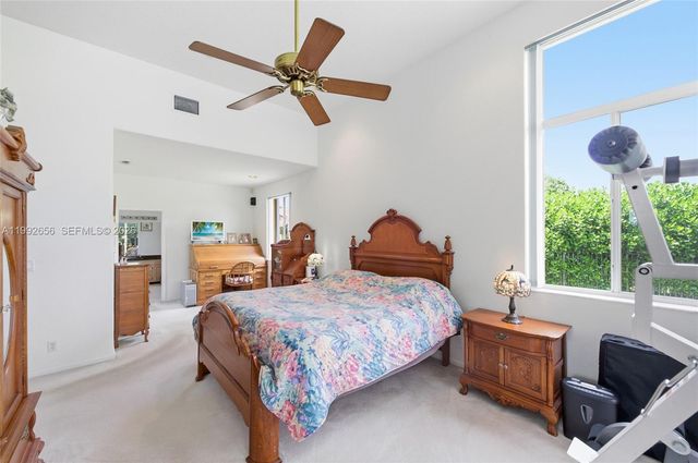 3038 Lakewood Dr, Weston, FL 33332