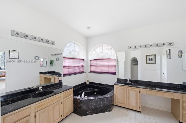 3038 Lakewood Dr, Weston, FL 33332