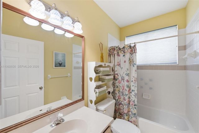 3038 Lakewood Dr, Weston, FL 33332