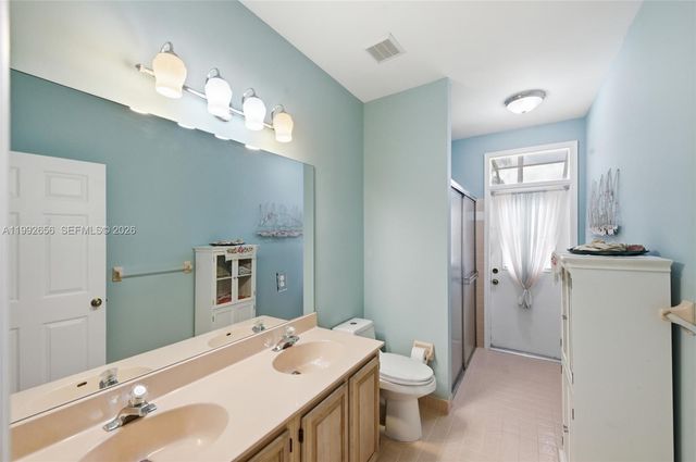 3038 Lakewood Dr, Weston, FL 33332