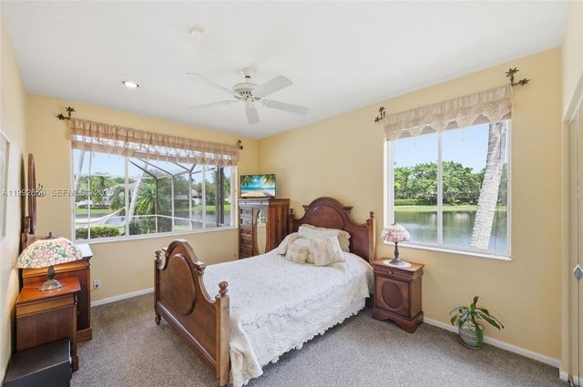 3038 Lakewood Dr, Weston, FL 33332