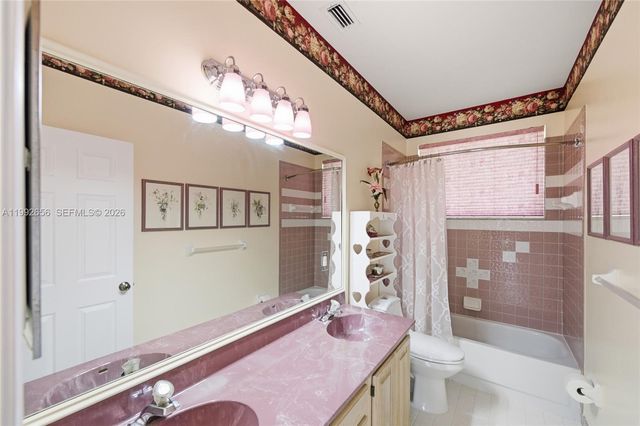 3038 Lakewood Dr, Weston, FL 33332