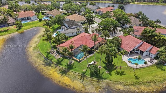 3038 Lakewood Dr, Weston, FL 33332