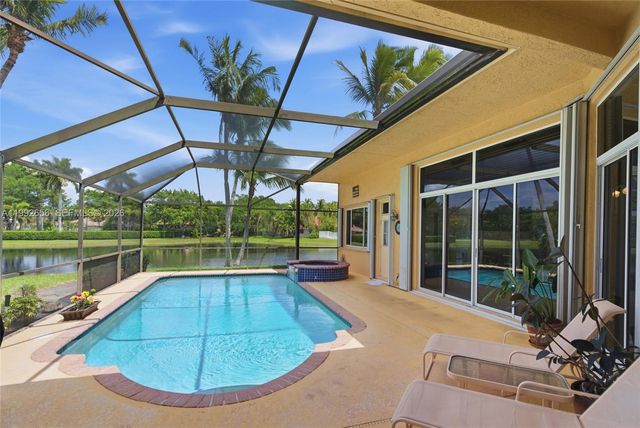 3038 Lakewood Dr, Weston, FL 33332