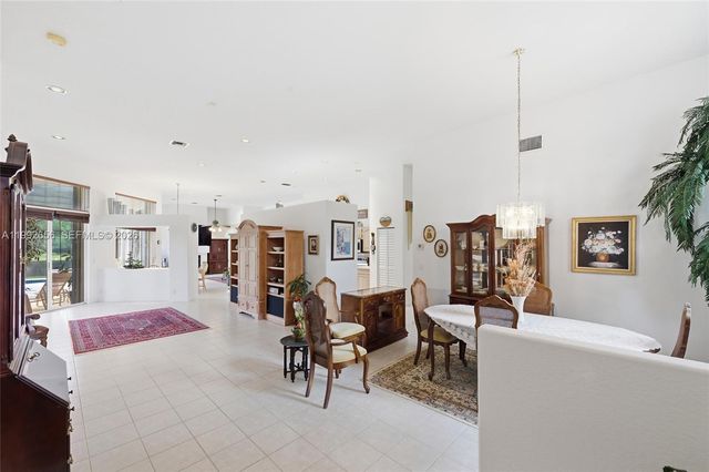 3038 Lakewood Dr, Weston, FL 33332