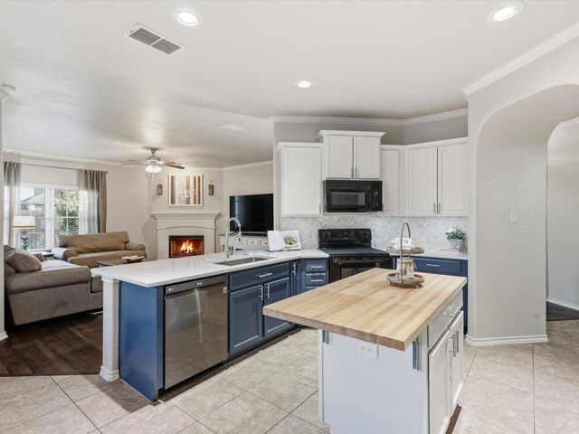 11056 Erinmoor Trail, Fort Worth, TX 76052