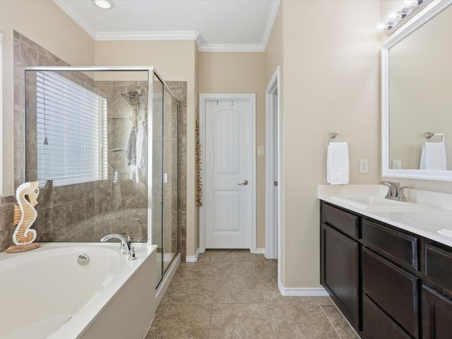 11056 Erinmoor Trail, Fort Worth, TX 76052