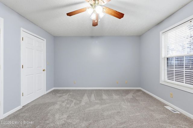 230 Fireside Dr, Brandenburg, KY 40108