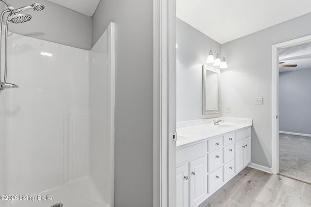 230 Fireside Dr, Brandenburg, KY 40108