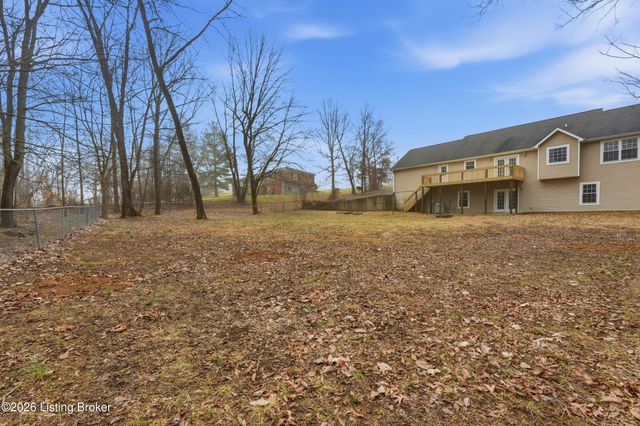 230 Fireside Dr, Brandenburg, KY 40108