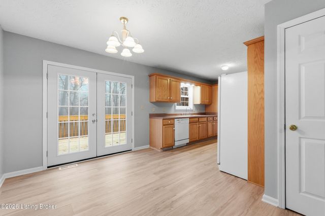 230 Fireside Dr, Brandenburg, KY 40108