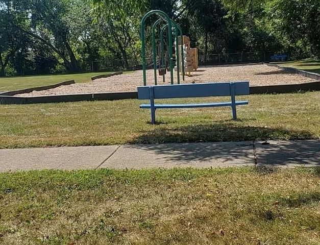 3021 E 138th Place 2, Burnham, IL 60633