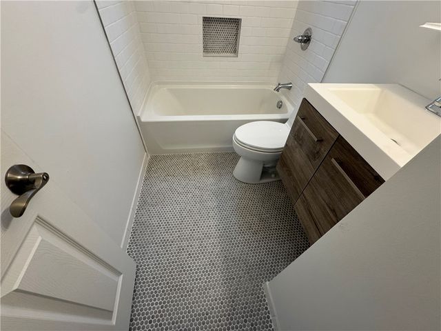 6723 Saltsburg Rd, Penn Hills, PA 15235