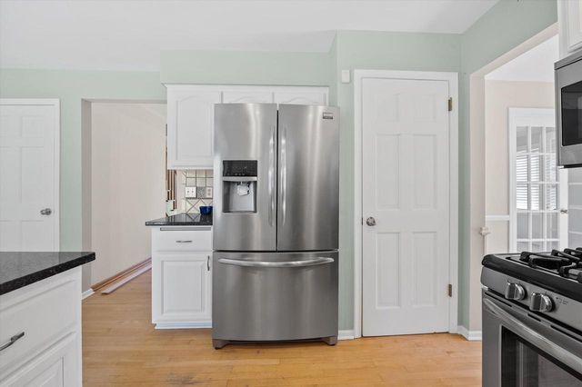 20845 Hunters RUN, Brookfield, WI 53045