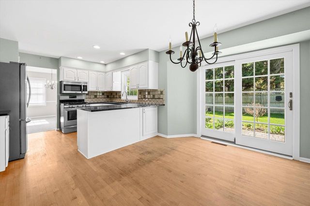 20845 Hunters RUN, Brookfield, WI 53045