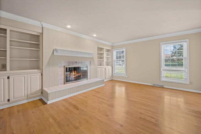 20845 Hunters RUN, Brookfield, WI 53045
