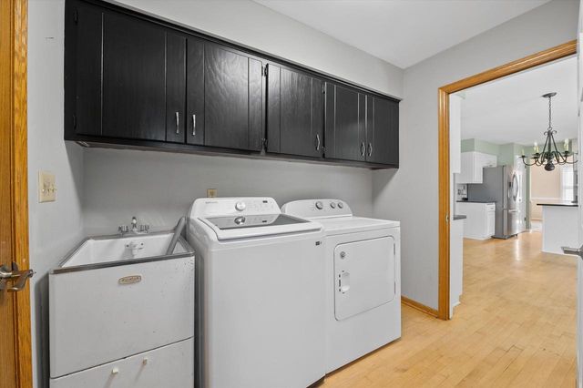 20845 Hunters RUN, Brookfield, WI 53045