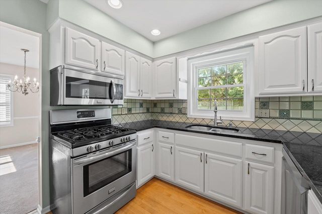 20845 Hunters RUN, Brookfield, WI 53045