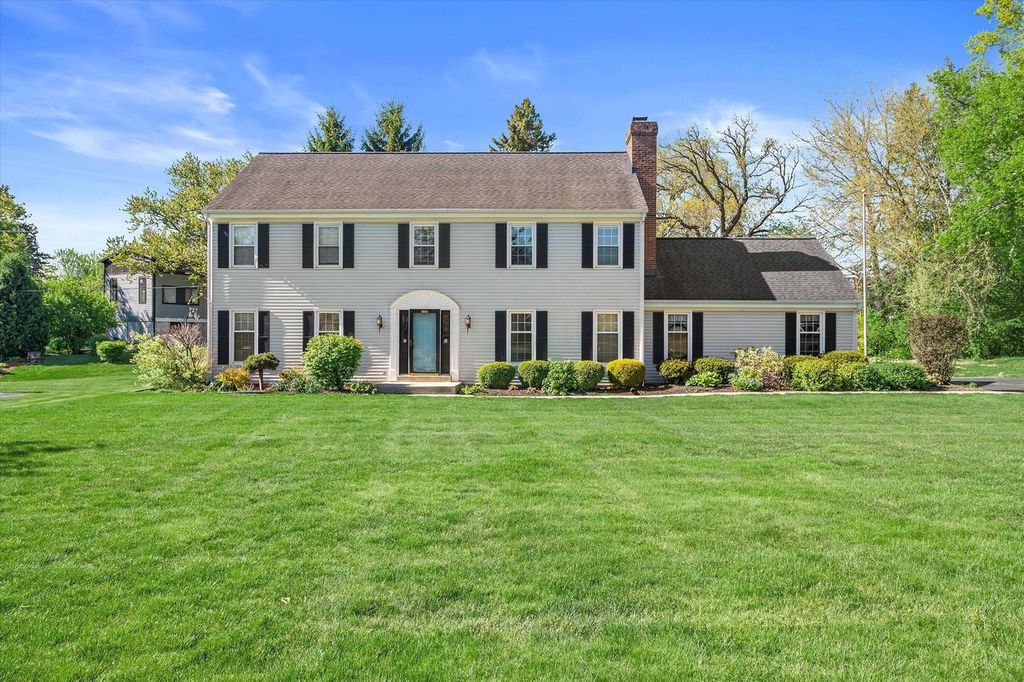 20845 Hunters RUN, Brookfield, WI 53045