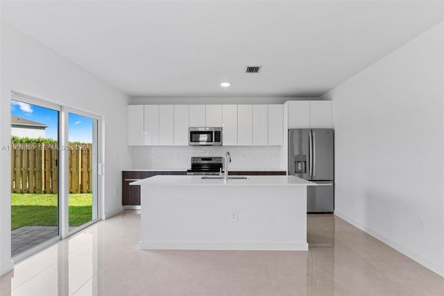 13354 SW 272nd Ln, Homestead, FL 33032