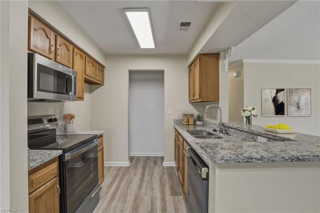 333 Gainsborough SQ, Chesapeake, VA 23320