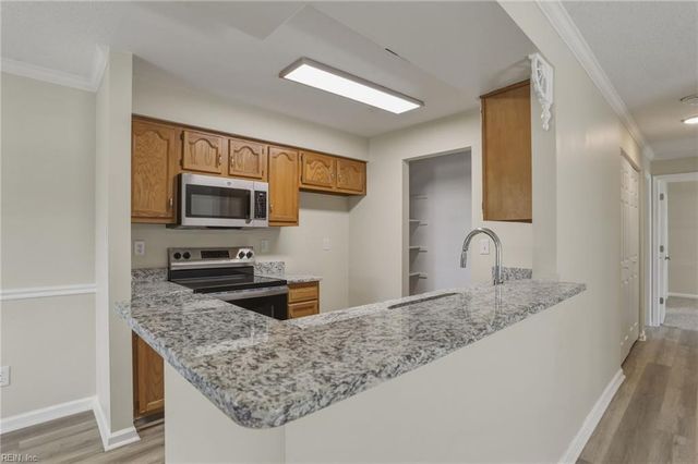 333 Gainsborough SQ, Chesapeake, VA 23320