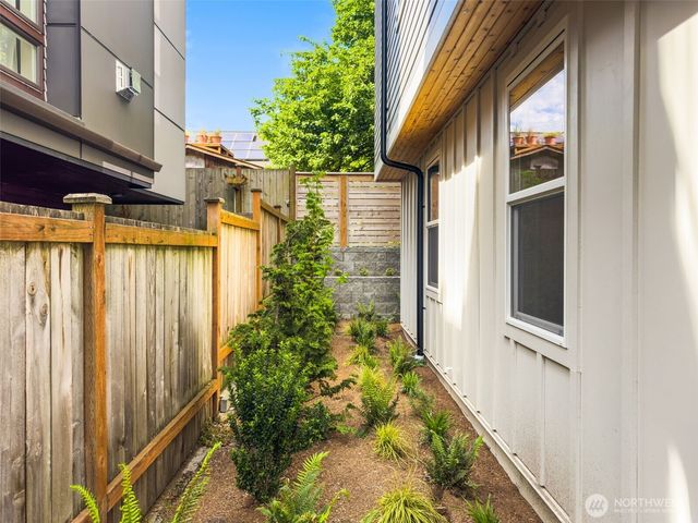 3012 B NW 56th Street, Seattle, WA 98107