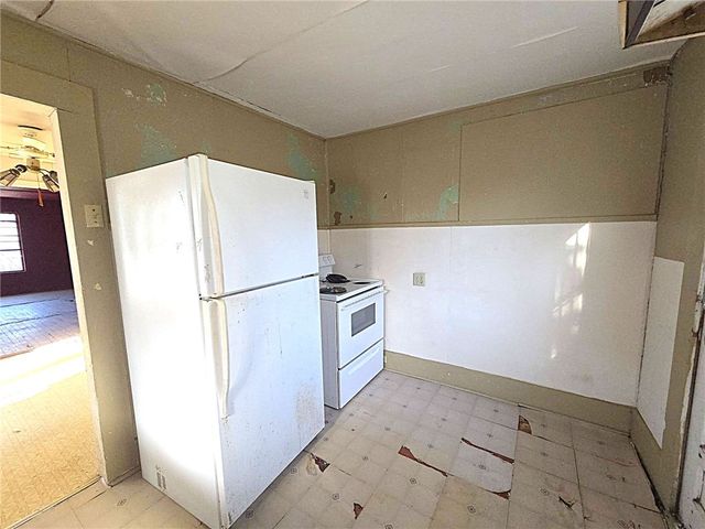 909 E Kleberg Ave, Kingsville, TX 78363