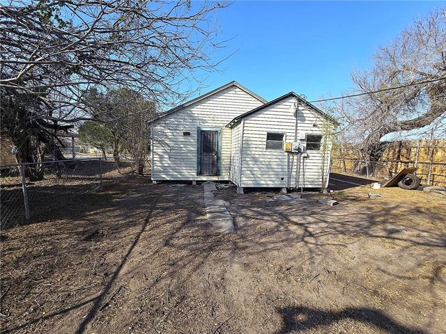 909 E Kleberg Ave, Kingsville, TX 78363
