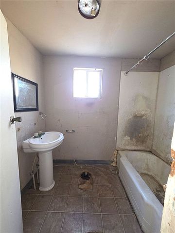 909 E Kleberg Ave, Kingsville, TX 78363