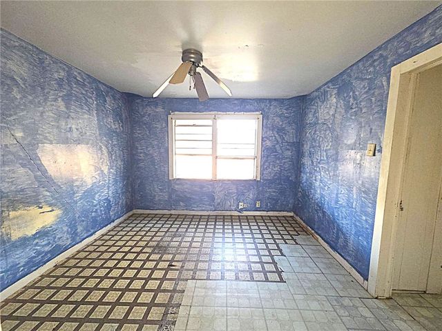 909 E Kleberg Ave, Kingsville, TX 78363