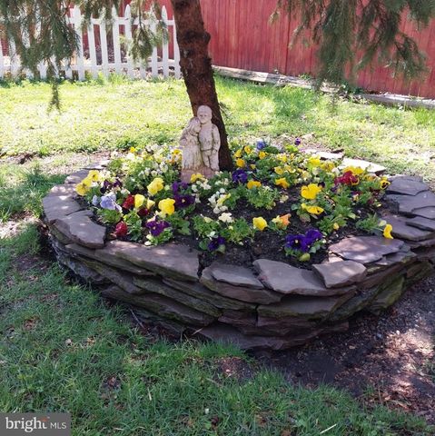 33 TEABERRY ST, Browns Mills, NJ 08015