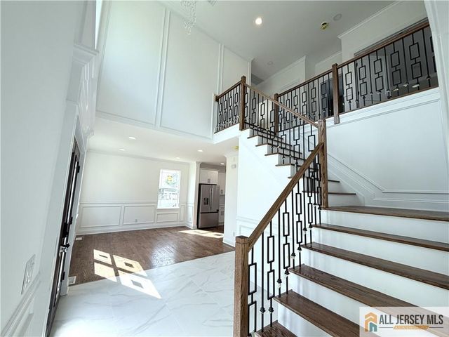 28 S McKinley Avenue, Iselin, NJ 08830