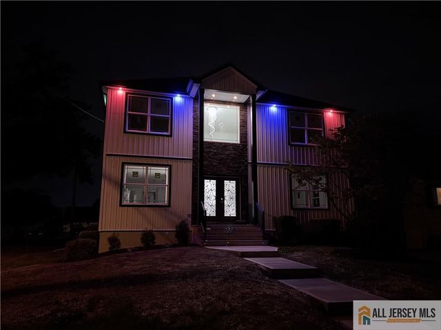 28 S McKinley Avenue, Iselin, NJ 08830