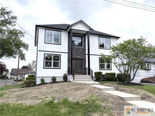 28 S McKinley Avenue, Iselin, NJ 08830