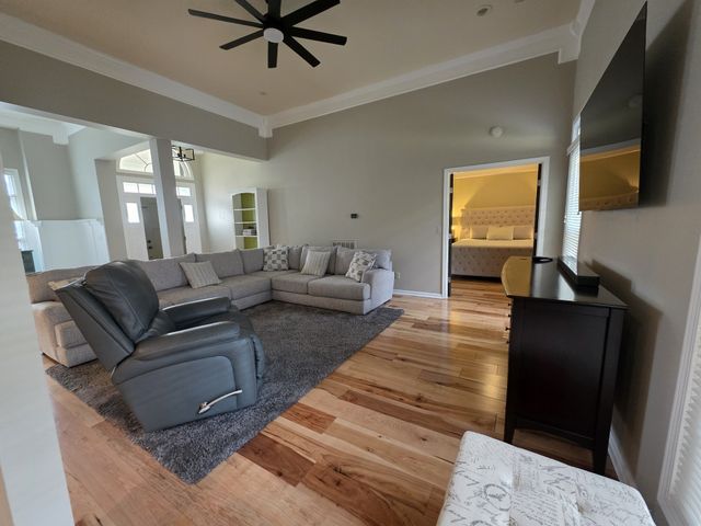 508 Red Fox Dr, Burns, TN 37029