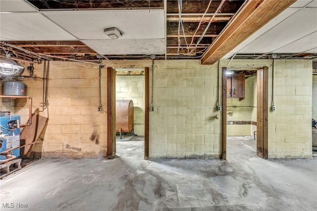 5948 S Ridge Road W, Geneva, OH 44041