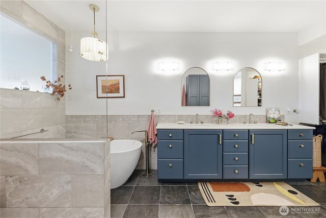 4 Heron Road, Port Ludlow, WA 98365