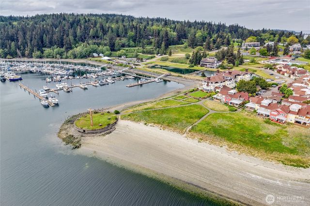 4 Heron Road, Port Ludlow, WA 98365