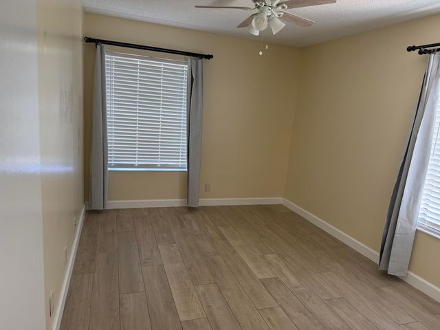 726 Sunny Pine Way B2, Greenacres, FL 33415