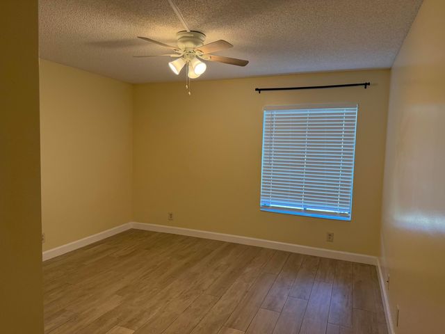 726 Sunny Pine Way B2, Greenacres, FL 33415